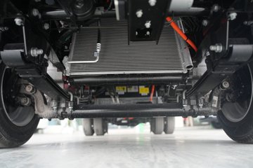 ���ǵ�T4 �Ƽ��� Һѹβ�� 3.7�׵��Ŵ��綯��ʽ�Ῠ ����62.36kWhͼƬ