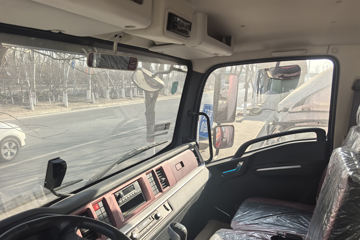 �������ó� ���ϰ� ����G500 4.3L���� 220���� 4X2 ��ʿ��10�� 4.2���Ű���ж��ͼƬ