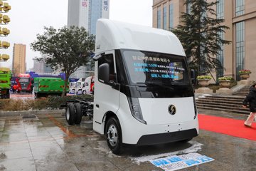 陕汽智云坤势 4.15米单排换电式纯电动厢式轻卡 宁德时代81.12kWh