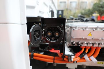 ������������ 4.15�׵��Ż���ʽ���綯��ʽ�Ῠ ����ʱ��81.12kWhͼƬ