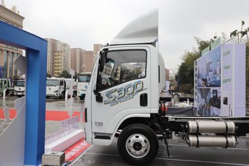 �������ó�����S300 Express 4.2�׵��Ŵ��綯��ʽ�Ῠ ����ʱ��140.41kWhͼƬ