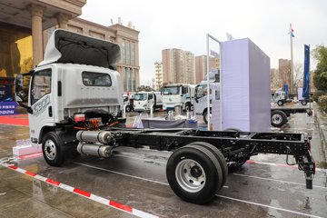 �������ó�����S300 Express 4.2�׵��Ŵ��綯��ʽ�Ῠ ����ʱ��140.41kWhͼƬ