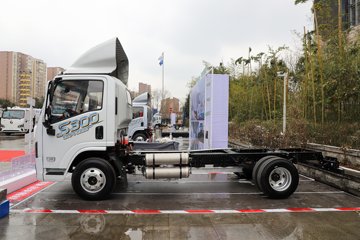 �������ó�����S300 Express 4.2�׵��Ŵ��綯��ʽ�Ῠ ����ʱ��140.41kWhͼƬ