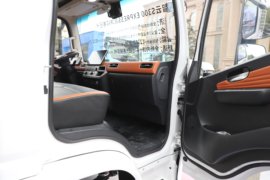 智云S300&nbsp;电动载货车驾驶室图片