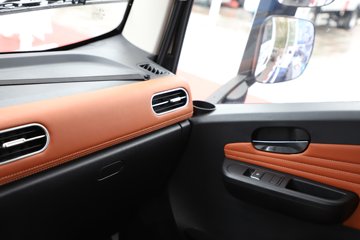 �������ó�����S300 Express 4.2�׵��Ŵ��綯��ʽ�Ῠ ����ʱ��140.41kWhͼƬ