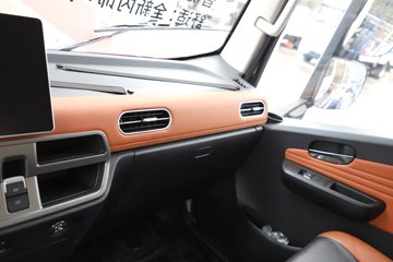 �������ó�����S300 Express 4.2�׵��Ŵ��綯��ʽ�Ῠ ����ʱ��140.41kWhͼƬ