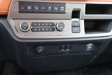 �������ó�����S300 Express 4.2�׵��Ŵ��綯��ʽ�Ῠ ����ʱ��140.41kWhͼƬ
