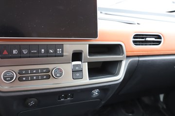 �������ó�����S300 Express 4.2�׵��Ŵ��綯��ʽ�Ῠ ����ʱ��140.41kWhͼƬ