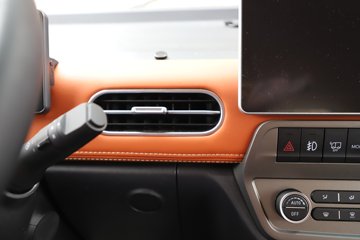 �������ó�����S300 Express 4.2�׵��Ŵ��綯��ʽ�Ῠ ����ʱ��140.41kWhͼƬ
