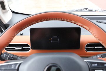 �������ó�����S300 Express 4.2�׵��Ŵ��綯��ʽ�Ῠ ����ʱ��140.41kWhͼƬ