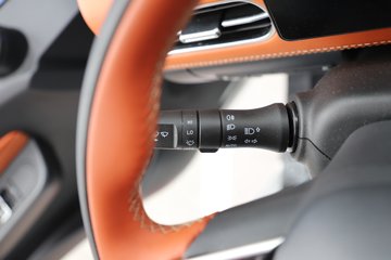 �������ó�����S300 Express 4.2�׵��Ŵ��綯��ʽ�Ῠ ����ʱ��140.41kWhͼƬ