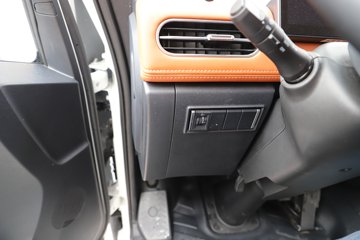 �������ó�����S300 Express 4.2�׵��Ŵ��綯��ʽ�Ῠ ����ʱ��140.41kWhͼƬ