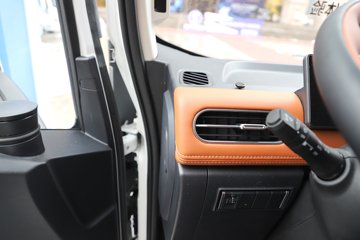 �������ó�����S300 Express 4.2�׵��Ŵ��綯��ʽ�Ῠ ����ʱ��140.41kWhͼƬ