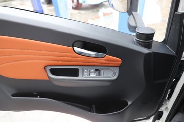 �������ó�����S300 Express 4.2�׵��Ŵ��綯��ʽ�Ῠ ����ʱ��140.41kWhͼƬ
