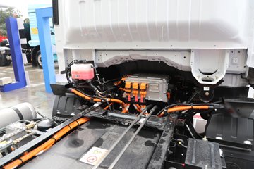 �������ó�����S300 Express 4.2�׵��Ŵ��綯��ʽ�Ῠ ����ʱ��140.41kWhͼƬ