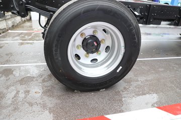 �������ó�����S300 Express 4.2�׵��Ŵ��綯��ʽ�Ῠ ����ʱ��140.41kWhͼƬ