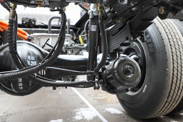 �������ó�����S300 Express 4.2�׵��Ŵ��綯��ʽ�Ῠ ����ʱ��140.41kWhͼƬ