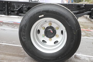 �������ó�����S300 Express 4.2�׵��Ŵ��綯��ʽ�Ῠ ����ʱ��140.41kWhͼƬ