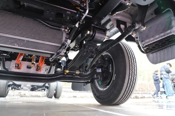 �������ó�����S300 Express 4.2�׵��Ŵ��綯��ʽ�Ῠ ����ʱ��140.41kWhͼƬ