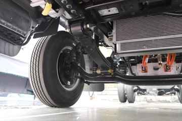 �������ó�����S300 Express 4.2�׵��Ŵ��綯��ʽ�Ῠ ����ʱ��140.41kWhͼƬ