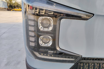 �칤�Ῠ ���� ��ɲ �߶� 4.4�׵��Ŵ��綯��դʽ�Ῠ ����ʱ��140.41kWhͼƬ