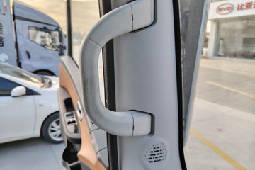 �칤�Ῠ ���� ��ɲ �߶� 4.4�׵��Ŵ��綯��դʽ�Ῠ ����ʱ��140.41kWhͼƬ