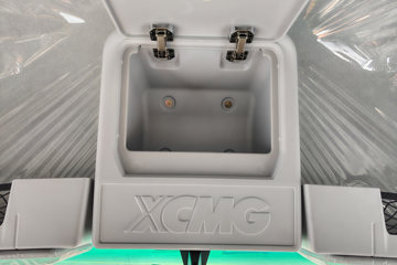 �칤�Ῠ ���� ��ɲ �߶� 4.4�׵��Ŵ��綯��դʽ�Ῠ ����ʱ��140.41kWhͼƬ