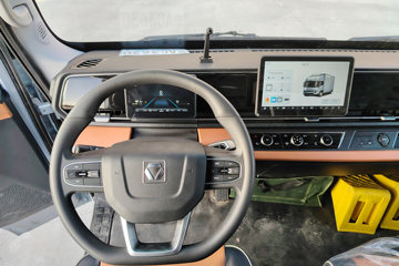 �칤�Ῠ ���� ��ɲ �߶� 4.4�׵��Ŵ��綯��դʽ�Ῠ ����ʱ��140.41kWhͼƬ