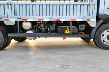 �칤�Ῠ ���� ��ɲ �߶� 4.4�׵��Ŵ��綯��դʽ�Ῠ ����ʱ��140.41kWhͼƬ