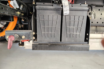 �칤�Ῠ ���� ��ɲ �߶� 4.4�׵��Ŵ��綯��դʽ�Ῠ ����ʱ��140.41kWhͼƬ