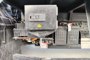 �칤�Ῠ ���� ��ɲ �߶� 4.4�׵��Ŵ��綯��դʽ�Ῠ ����ʱ��140.41kWhͼƬ