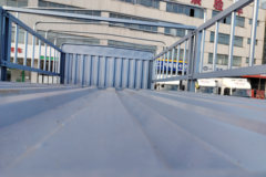 徐工轻卡 汉界 气刹 高顶 4.4米单排纯电动仓栅式轻卡 宁德时代140.41kWh