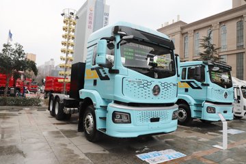 质子汽车 标载版 6X4 纯电动牵引车 宁德时代400.619kWh