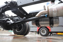 德龙G200&nbsp;载货车底盘                                                图片