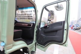 智云S300&nbsp;清障车驾驶室图片