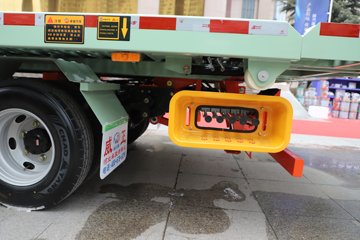 �������ó�����S300 4X2 ���綯���ϳ� ����ʱ��100.07kWhͼƬ
