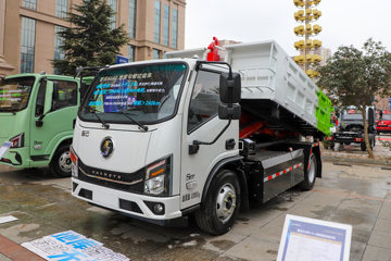 纯电动勾臂式垃圾车 宁德时代140.95kWh