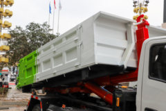 陕汽商用车智云S100 4X2 纯电动勾臂式垃圾车 宁德时代140.95kWh