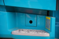 青岛解放 鹰航 智享版 15.7L LNG 720马力 6X4 法士特16档 AMT自动档 牵引车