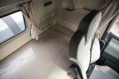 青岛解放 鹰航 智享版 15.7L LNG 720马力 6X4 法士特16档 AMT自动档 牵引车