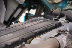 青岛解放 鹰航 智享版 15.7L LNG 720马力 6X4 法士特16档 AMT自动档 牵引车