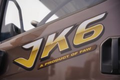 青岛解放 JK6 320马力 4X2 6.75米仓栅式载货车 青岛解放 JK6 320马力 4X2 6.75米仓栅式载货车