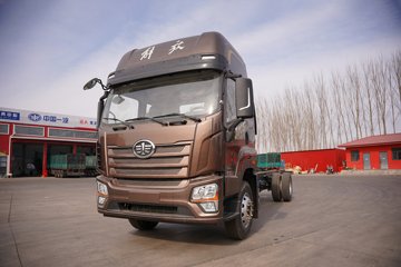 青岛解放 JK6 320马力 4X2 6.75米仓栅式载货车