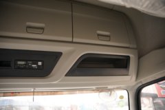 青岛解放 JK6 320马力 4X2 6.75米仓栅式载货车 青岛解放 JK6 320马力 4X2 6.75米仓栅式载货车