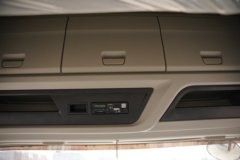 青岛解放 JK6 320马力 4X2 6.75米仓栅式载货车 青岛解放 JK6 320马力 4X2 6.75米仓栅式载货车