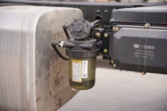 青岛解放 JK6 320马力 4X2 6.75米仓栅式载货车 青岛解放 JK6 320马力 4X2 6.75米仓栅式载货车