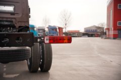 青岛解放JH6 7.8L柴油 360马力 一汽解放10档 6.75米排半仓栅式载货车 青岛解放JH6 7.8L柴油 360马力 一汽解放10档 6.75米排半仓栅式载货车