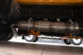 德龙G300&nbsp;清障车底盘图片