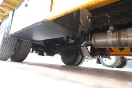 德龙G300&nbsp;清障车底盘图片