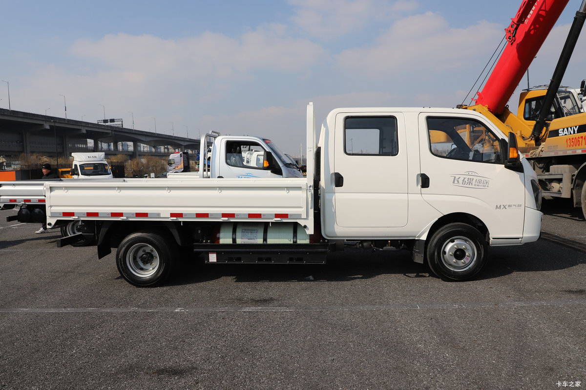 飞碟缔途MX CNG轻卡解析 122 马力+双排座舱 城配短途利器